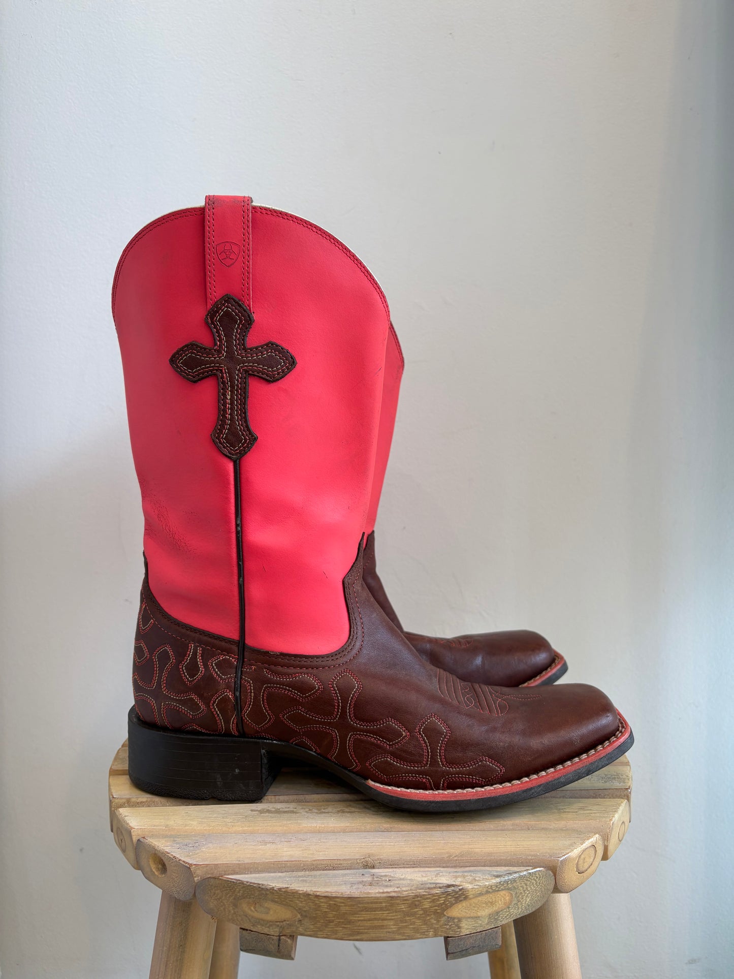 Vintage ARIAT pink/brown leather boots