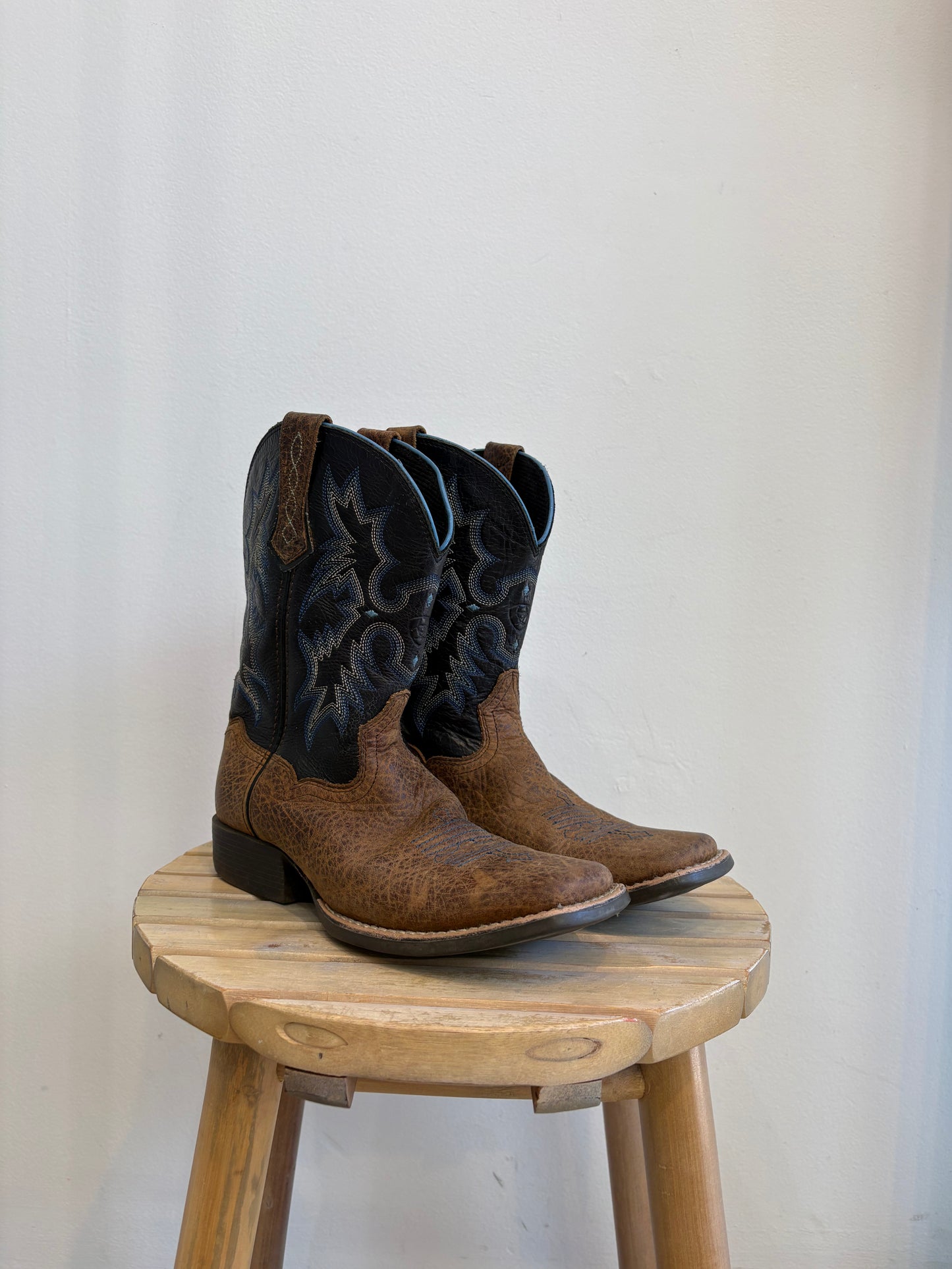 ARIAT Brown/Blue Leather Cowboy Boots