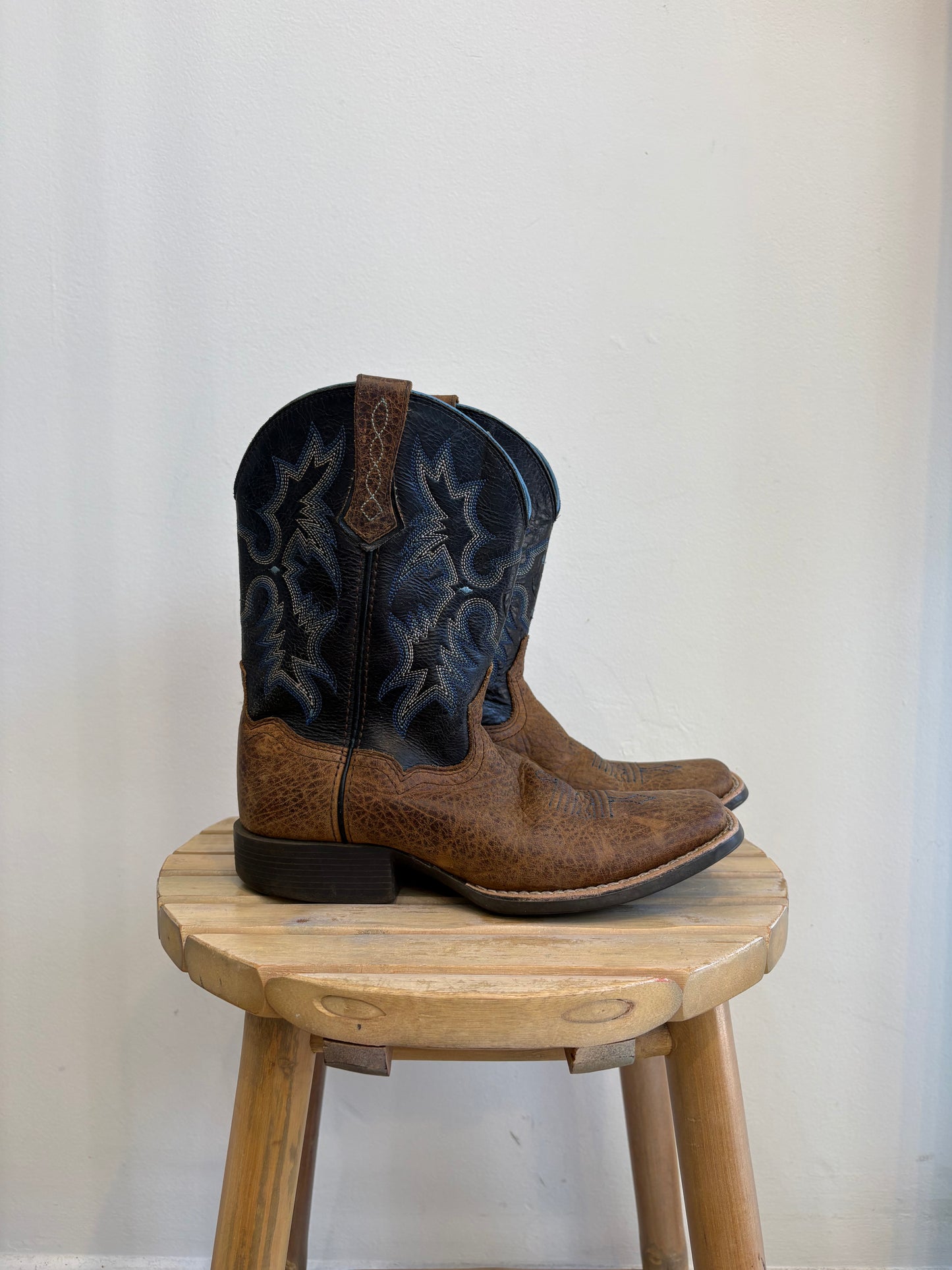 ARIAT Brown/Blue Leather Cowboy Boots