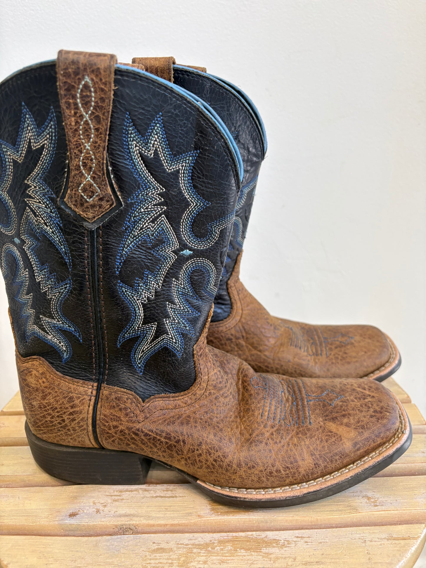 ARIAT Brown/Blue Leather Cowboy Boots