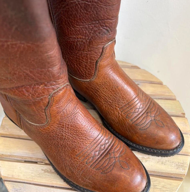 Brown cowgirl boots