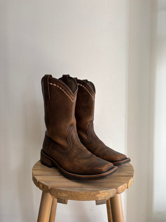 Faded brown ARIAT boots