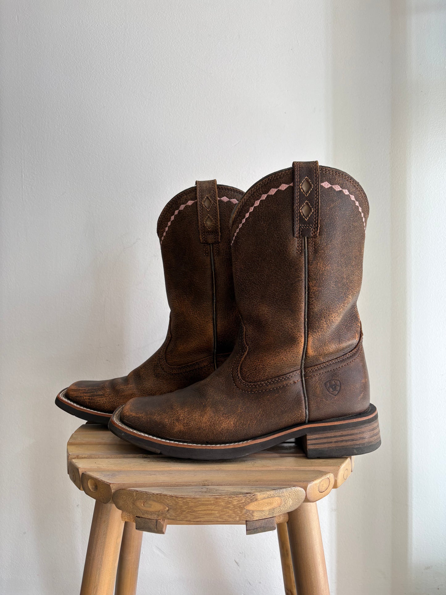 Faded brown ARIAT boots
